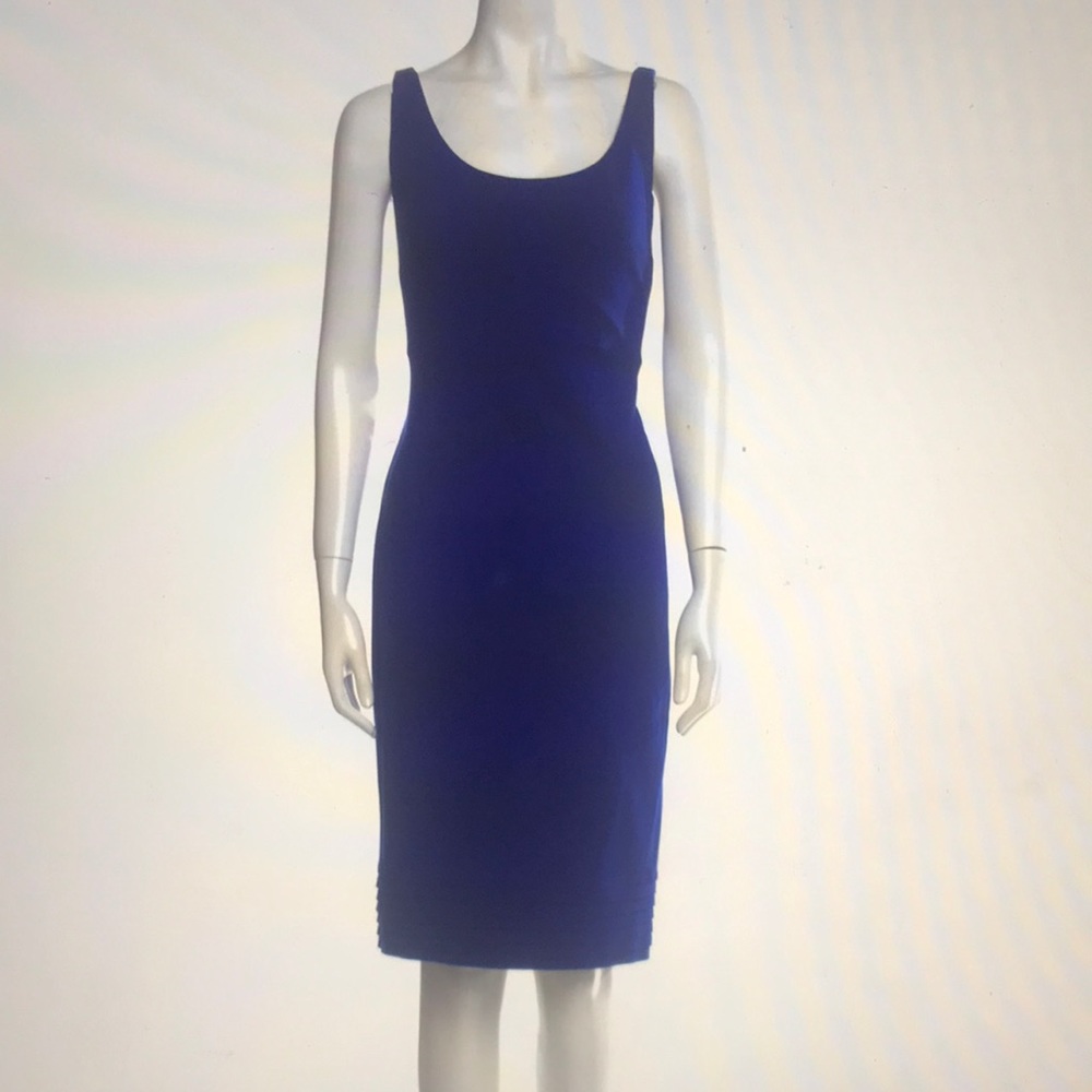 - Diane Von Furstenberg knee length sleeveless dress